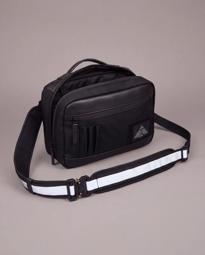 carry: isolated reverse and details